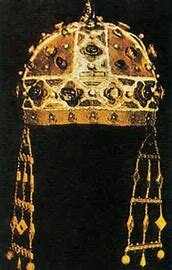 ES FORMA LA CORONA D'ARAGÓ