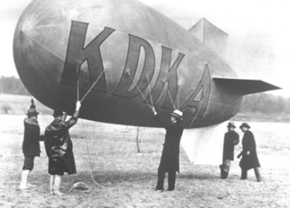 KDKA goes on the air from Pittsburgh