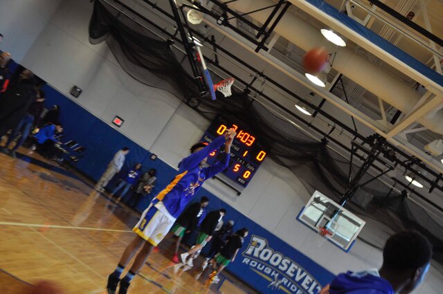 J'ai commencé à jouer au basket.