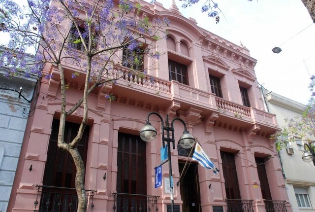 Creacion del Museo de Bellas Artes y Artes Decorativas de Salto.