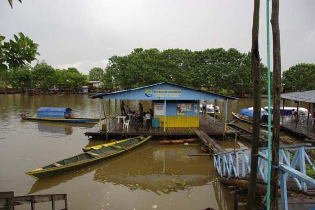 INVASION PUERTO DE LETICIA