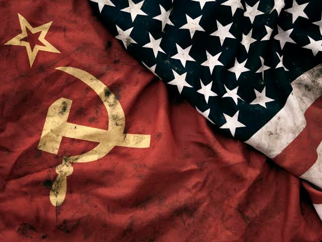 Se inicia la Guerra Fría