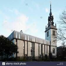 Colegio de San Pablo Inglaterra se convierte al humanismo.