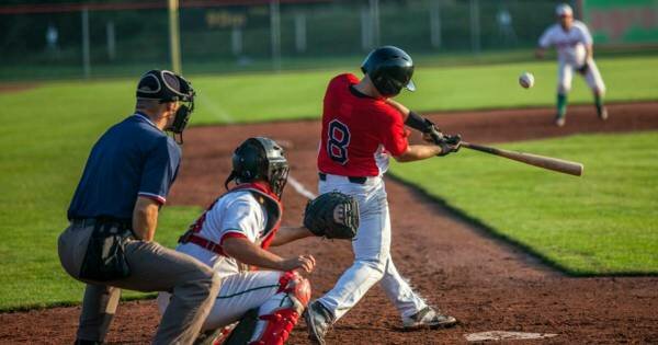 Uso del bate de béisbol