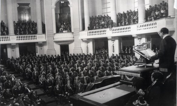 1977- La reforma política se aprobó por (LFOPPE)