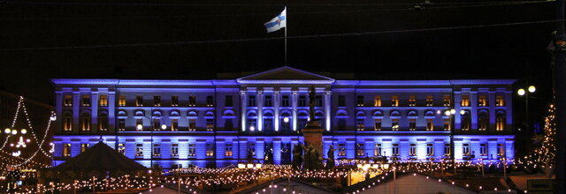 Torvalds begins attending the University of Helsinki