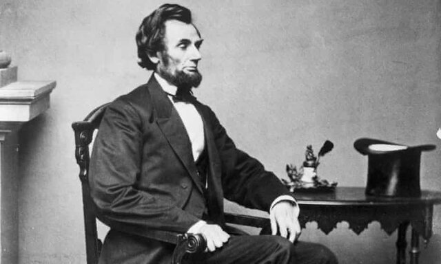 Abraham Lincoln becomes president