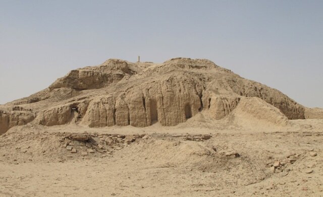 Uruk Becomes a City - 3500 to 3200 BCE or 5450 to 5150 BP