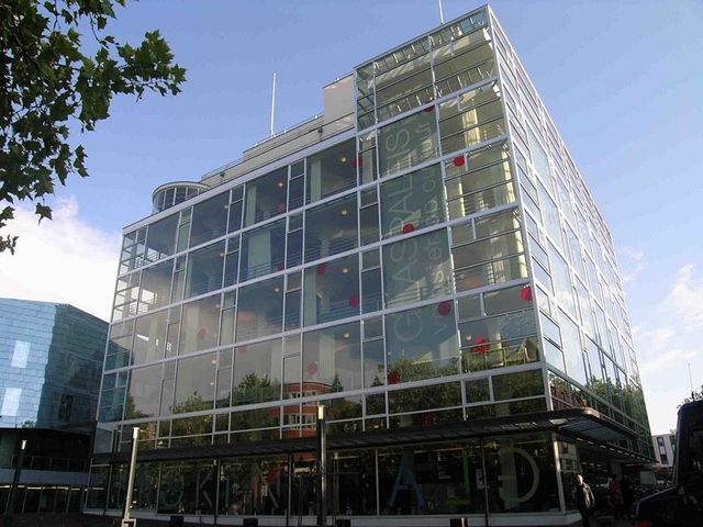 Ludwig Mies van der Rohe's Seagram Building/ Architecture of Modernism