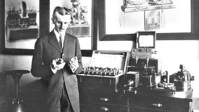 Invención de la radio por Nikolas Tesla