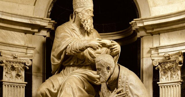 Carlos I es coronado emperador y rey de Italia en Bolonia por el Papa Clemente VII ∙