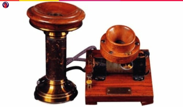 Antonio Meucci inventa el primer teléfono.