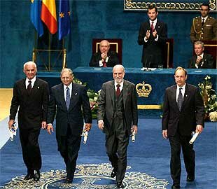 Tim Bernerts, Vinton Cerf, Robert Kahn y Lawrence Roberts