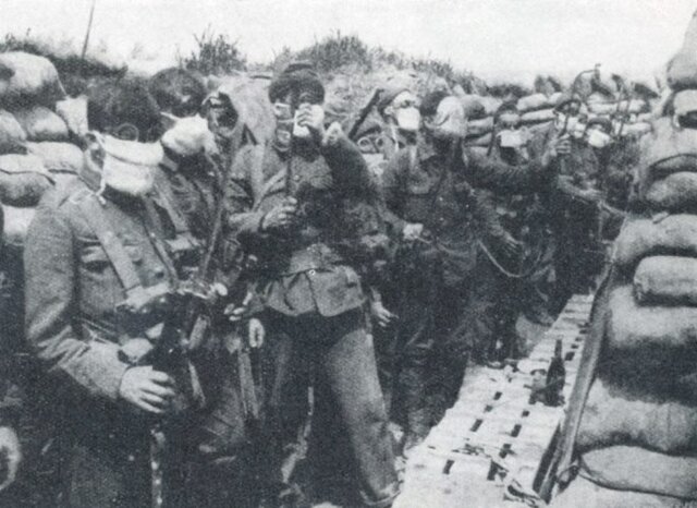 1st Cdn Div experiences Gas Attack