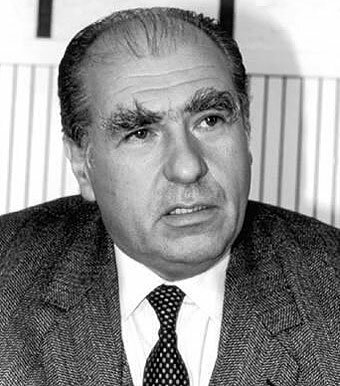 Julio María Sanguinetti gana las elecciones democráticas posteriores a la dictadura.