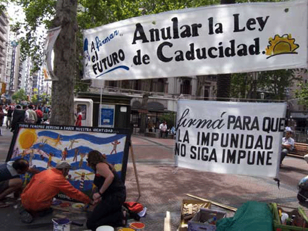 Ley de Caducidad de la Pretensión Punitiva del Estado N° 15848. Es mejor conocida como “Ley de la impunidad”
