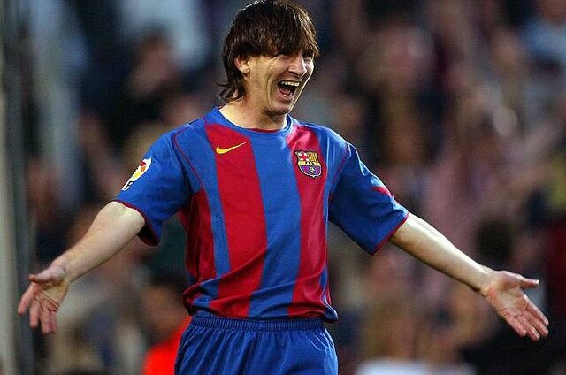 When Messi debuted in first in barcelona