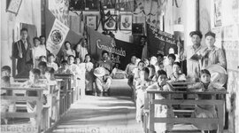 Timeline: Crisis y descentralización educativa