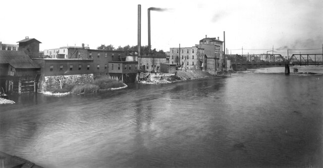 Se instala la primera planta hidroeléctrica a mediana escala (Grand Rapids, EUA)