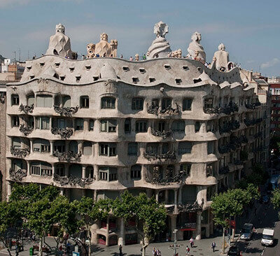 Construcció de La Pedrera (Barcelona).
