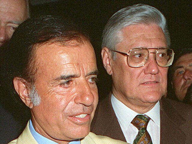 ASUME CARLOS SAUL MENEM