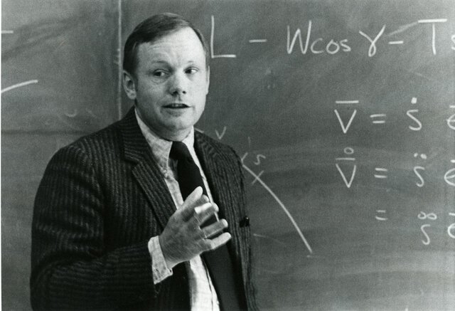 PROFESSOR D'ENGINYERIA