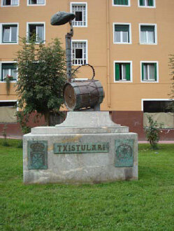 Txistulari eskultura (Trintxeran)