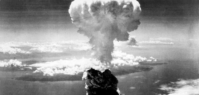 Atomic Bomb: Nagasaki/ Hiroshima