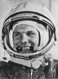 Yuri Gagarin primer hombre en el espacio