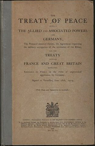 Tratado de Versalles (fin de la guerra de independencia de los Estados Unidos). España  recupera Menorca y Florida