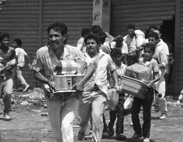 SAQUEOS Y DISTURBIOS