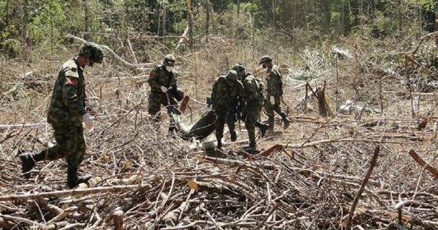 Cadáveres de militares