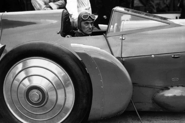 Blue Bird skyrockets past last world record!!