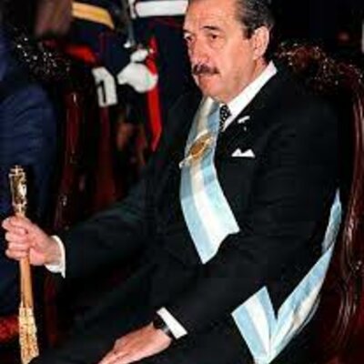 Timeline: El regreso a la Democracia: Presidencia de Raúl Ricardo Alfonsín