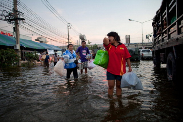 Bangkok River Swells to Record as Floods Reach Thai Capital