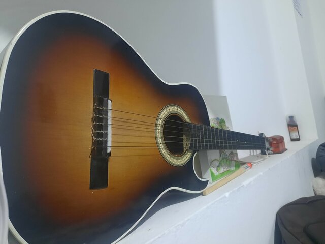 Compre mi primer guitarra