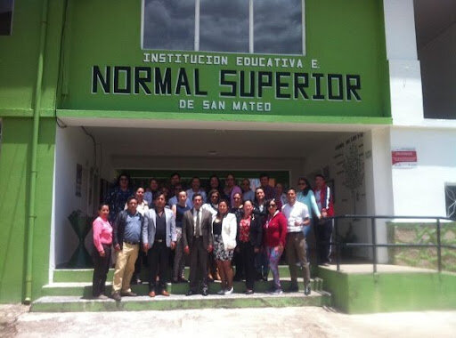 Nacen las normales superiores