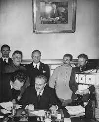 Pacto RIBBENTROP- MÓLOTOV