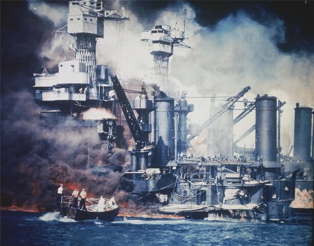 Japón lanzó una bomba a la base Naval de Estados Unidos