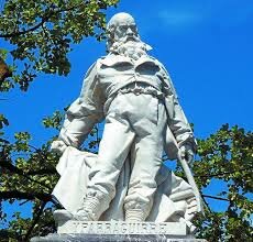 Iparraguirreren estatua jarri