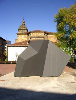 Itziar estatua jarri (Trincheran)