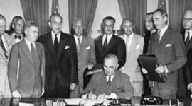 Timeline: GOBIERNOS DE LA POST.GUERRA-SOCIALSMO MILITAR(1936-1952)