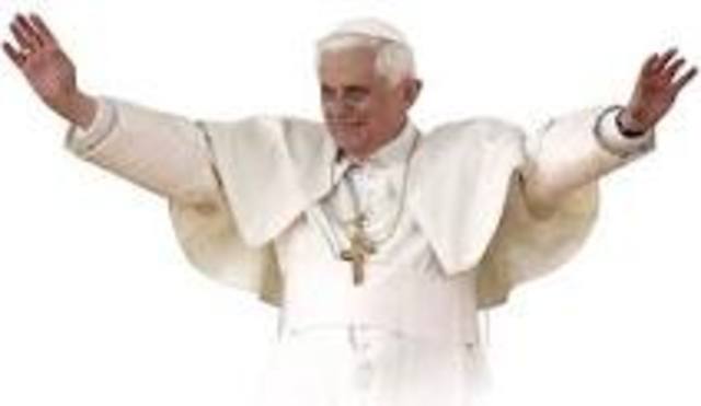 Bento XVI é escolhido o novo Papa