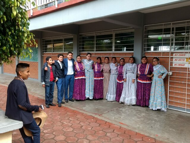 APRENDÍ A BAILAR POLKAS