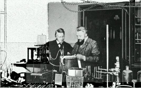 Wilhem Ostwald diseña un equipo capaz de medir la conductividad