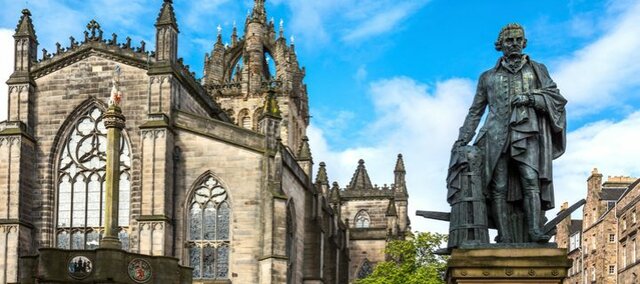 LA MANO INVISIBLE (Modelo de la Ventaja Absoluta de Adam Smith)