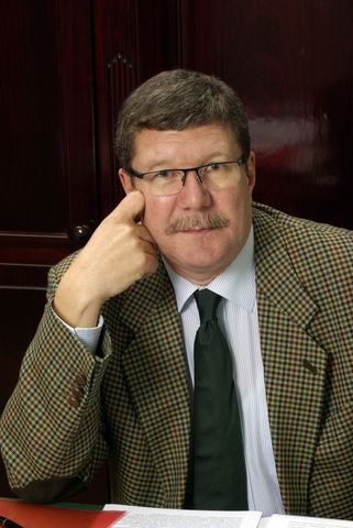 Памятниками займется Александр Макаров