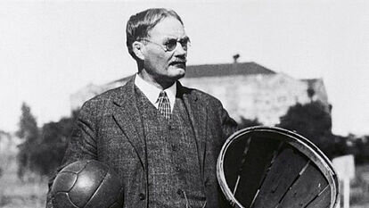 James Naismith. Profesor de Educación Física