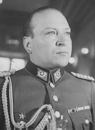 GUALBERTO VILLARROEL LÓPEZ