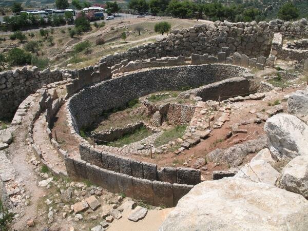 NECROPOLI A CIRCOLO A DI MICENE